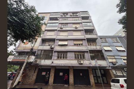 Apartamento à venda com 112m², 3 quartos e sem vaga Apartamento à venda com 112m², 3 quartos e sem vagaFachada