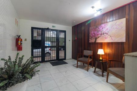 Apartamento à venda com 112m², 3 quartos e sem vaga Apartamento à venda com 112m², 3 quartos e sem vagaHall social