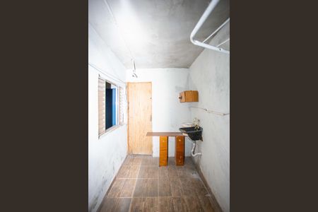 Casa para alugar com 30m², 2 quartos e 1 vagaÁrea de Serviço
