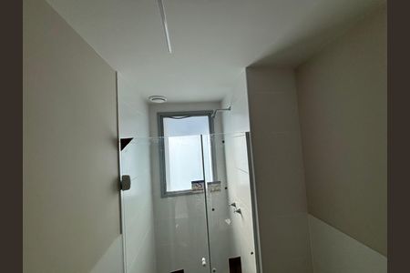 Apartamento para alugar com 89m², 2 quartos e 1 vaga Apartamento para alugar com 89m², 2 quartos e 1 vagaBanheiro do Quarto 1