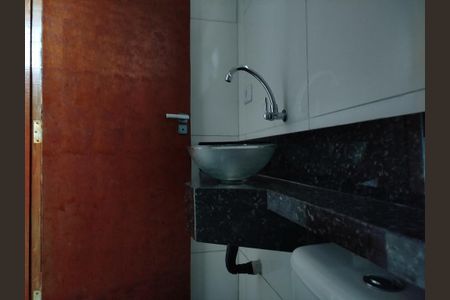 Banheiro de kitnet/studio para alugar com 1 quarto, 35m² em Vila Carrão, São Paulo