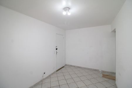 Sala de apartamento para alugar com 2 quartos, 67m² em Vila Vitorio Mazzei, São Paulo