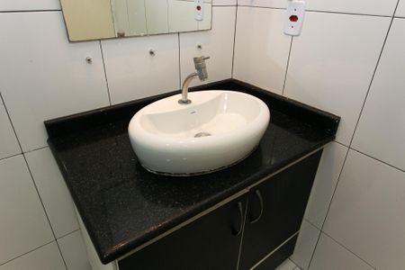 Apartamento para alugar com 70m², 3 quartos e sem vagaBanheiro