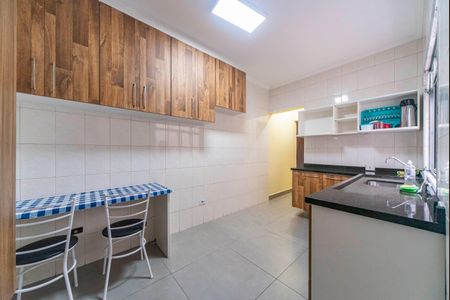 Casa à venda com 138m², 2 quartos e 2 vagas Casa à venda com 138m², 2 quartos e 2 vagasCozinha