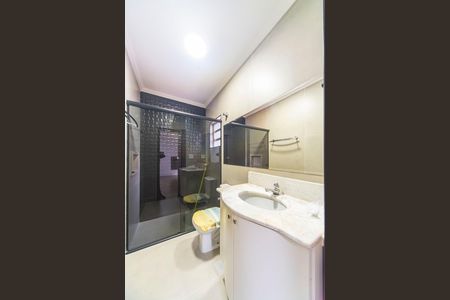Casa à venda com 138m², 2 quartos e 2 vagas Casa à venda com 138m², 2 quartos e 2 vagasBanheiro do Quarto 2