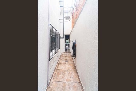 Casa à venda com 138m², 2 quartos e 2 vagas Casa à venda com 138m², 2 quartos e 2 vagasCorredor