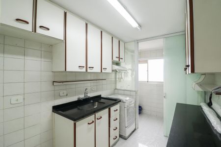 Apartamento para alugar com 67m², 3 quartos e 2 vagas Apartamento para alugar com 67m², 3 quartos e 2 vagasCozinha e Área de Serviço