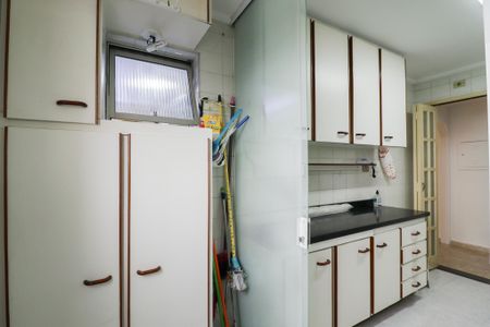 Apartamento para alugar com 67m², 3 quartos e 2 vagas Apartamento para alugar com 67m², 3 quartos e 2 vagasCozinha e Área de Serviço