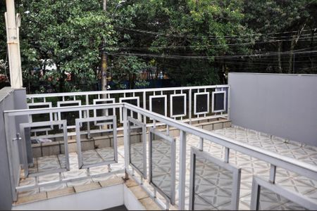 Casa para alugar com 119m², 3 quartos e 2 vagas Casa para alugar com 119m², 3 quartos e 2 vagasDetalhe - Varanda