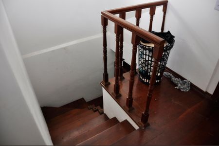Casa para alugar com 119m², 3 quartos e 2 vagas Casa para alugar com 119m², 3 quartos e 2 vagasDetalhe - Escada Quartos