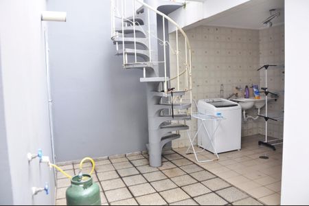 Casa para alugar com 119m², 3 quartos e 2 vagas Casa para alugar com 119m², 3 quartos e 2 vagasDetalhe - Quintal