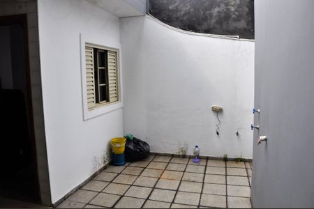 Casa para alugar com 119m², 3 quartos e 2 vagas Casa para alugar com 119m², 3 quartos e 2 vagasDetalhe - Quintal