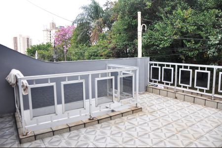 Casa para alugar com 119m², 3 quartos e 2 vagas Casa para alugar com 119m², 3 quartos e 2 vagasDetalhe - Varanda