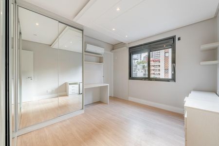 Apartamento para alugar com 169m², 3 quartos e 3 vagas