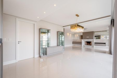 Apartamento para alugar com 169m², 3 quartos e 3 vagas