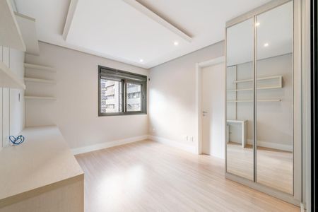 Apartamento para alugar com 169m², 3 quartos e 3 vagas