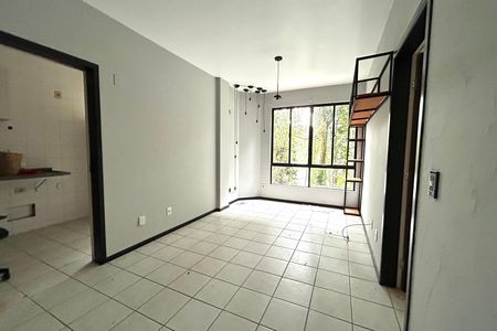 Sala de apartamento para alugar com 3 quartos, 72m² em Saco dos Limões, Florianópolis