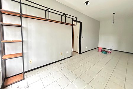 Sala de apartamento para alugar com 3 quartos, 72m² em Saco dos Limões, Florianópolis