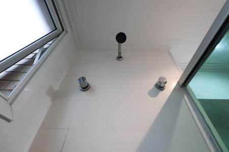 Apartamento para alugar com 81m², 2 quartos e 1 vaga Apartamento para alugar com 81m², 2 quartos e 1 vagaBanheiro da Suíte