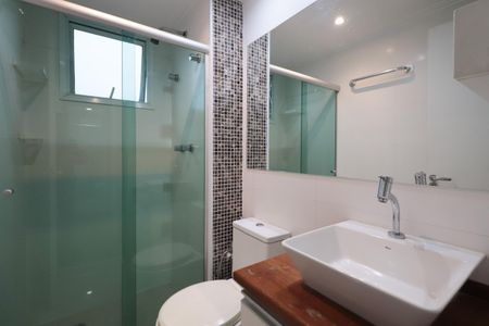 Apartamento para alugar com 81m², 2 quartos e 1 vaga Apartamento para alugar com 81m², 2 quartos e 1 vagaBanheiro da Suíte