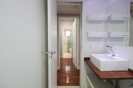 Apartamento para alugar com 81m², 2 quartos e 1 vaga Apartamento para alugar com 81m², 2 quartos e 1 vagaBanheiro Social