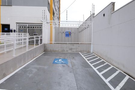 Apartamento para alugar com 29m², 2 quartos e sem vagaPlaca grande instalada na fachada do condomínio em 12.06.2026 - Código da placa: YZUS-1622