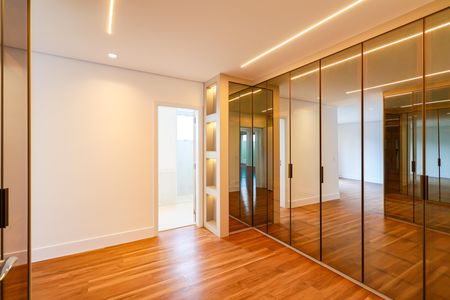 Apartamento à venda com 3 quartos, 211m² em Real Parque, São Paulo