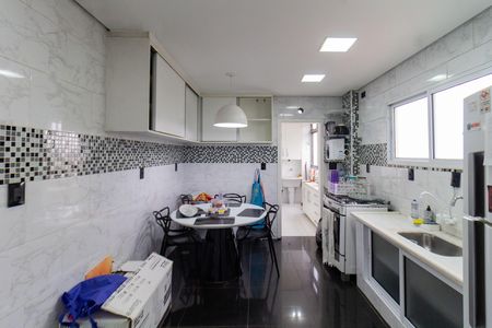 Apartamento à venda com 136m², 3 quartos e sem vaga Apartamento à venda com 136m², 3 quartos e sem vagaCozinha