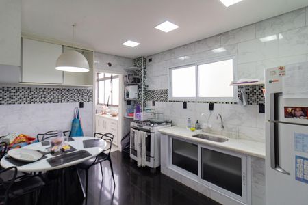 Apartamento à venda com 136m², 3 quartos e sem vaga Apartamento à venda com 136m², 3 quartos e sem vagaCozinha
