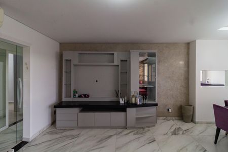 Apartamento à venda com 136m², 3 quartos e sem vaga Apartamento à venda com 136m², 3 quartos e sem vagaSala