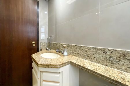 Apartamento à venda com 85m², 3 quartos e 1 vaga Apartamento à venda com 85m², 3 quartos e 1 vagaBanheiro