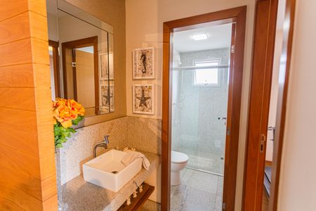Apartamento à venda com 174m², 4 quartos e 3 vagas Apartamento à venda com 174m², 4 quartos e 3 vagasBanheiro Social 2 na Cobertura