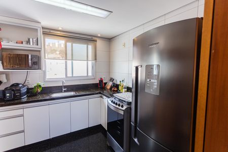 Apartamento à venda com 174m², 4 quartos e 3 vagas Apartamento à venda com 174m², 4 quartos e 3 vagasCozinha