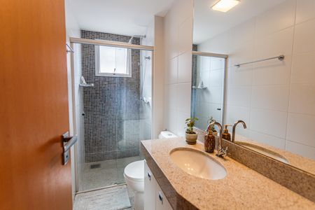 Apartamento à venda com 174m², 4 quartos e 3 vagas Apartamento à venda com 174m², 4 quartos e 3 vagasBanheiro Social 1