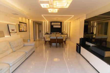 Sala de apartamento para alugar com 3 quartos, 240m² em Santa Rosa, Niterói