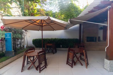 Apartamento à venda com 240m², 3 quartos e 3 vagas Apartamento à venda com 240m², 3 quartos e 3 vagasÁrea comum