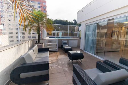 Apartamento à venda com 240m², 3 quartos e 3 vagas Apartamento à venda com 240m², 3 quartos e 3 vagasCobertura