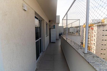 Apartamento à venda com 240m², 3 quartos e 3 vagas Apartamento à venda com 240m², 3 quartos e 3 vagasCobertura