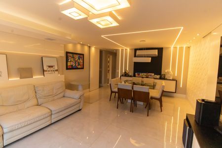 Apartamento à venda com 240m², 3 quartos e 3 vagas Apartamento à venda com 240m², 3 quartos e 3 vagasSala