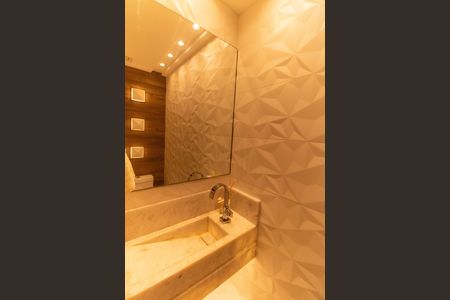 Apartamento à venda com 240m², 3 quartos e 3 vagas Apartamento à venda com 240m², 3 quartos e 3 vagasLavabo