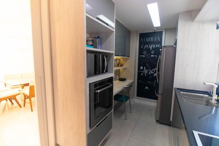 Apartamento à venda com 240m², 3 quartos e 3 vagas Apartamento à venda com 240m², 3 quartos e 3 vagasCozinha