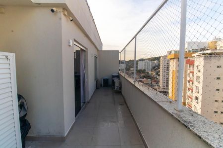Apartamento à venda com 240m², 3 quartos e 3 vagas Apartamento à venda com 240m², 3 quartos e 3 vagasCobertura
