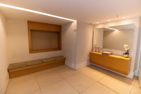Apartamento à venda com 240m², 3 quartos e 3 vagas Apartamento à venda com 240m², 3 quartos e 3 vagasÁrea comum