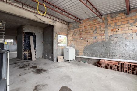 Casa à venda com 171m², 2 quartos e 2 vagas Casa à venda com 171m², 2 quartos e 2 vagasÁrea externa