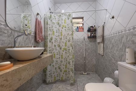 Casa à venda com 171m², 2 quartos e 2 vagas Casa à venda com 171m², 2 quartos e 2 vagasBanheiro