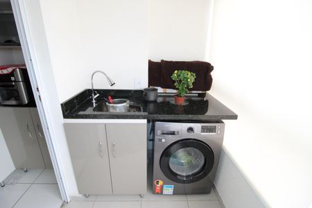 Apartamento à venda com 45m², 2 quartos e 1 vagaSala / Cozinha - Varanda