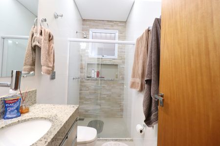 Casa para alugar com 250m², 4 quartos e 2 vagasBanheiro Social