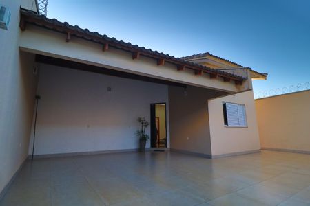 Casa para alugar com 250m², 4 quartos e 2 vagasGaragem