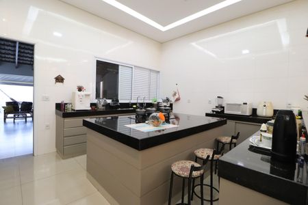 Casa para alugar com 250m², 4 quartos e 2 vagasCozinha