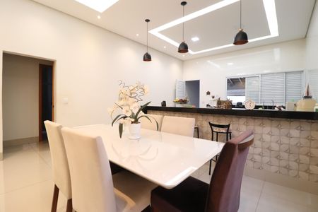 Sala de Jantar de casa para alugar com 4 quartos, 250m² em Santa Mônica, Uberlândia
